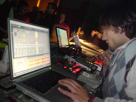 funkstorung vs eavesdropper live
